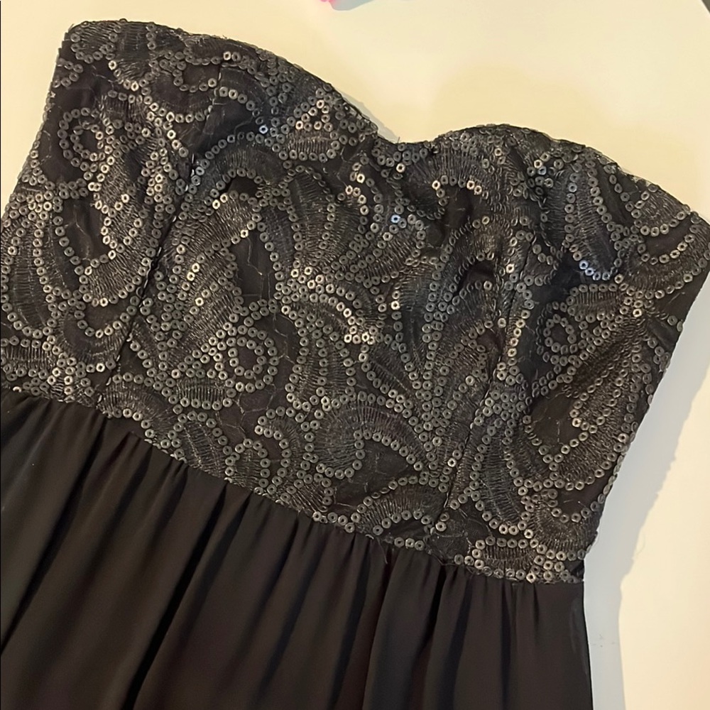 Sophisticated Black Strapless Gown for Cocktail Events